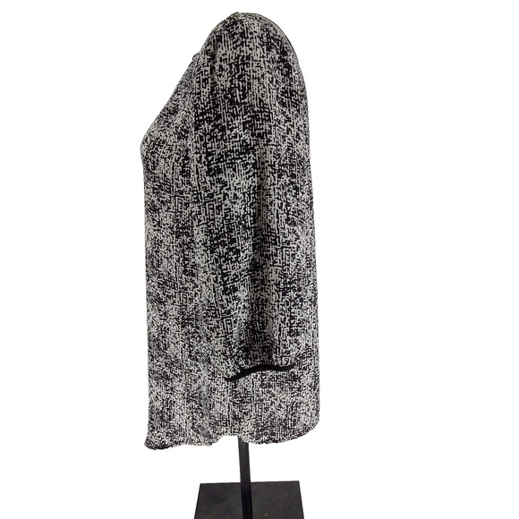 AB Studio Woman's Black White Chiffon Blouse Size M Keyhole Neck Back Slit Hi Lo - Picture 3 of 8